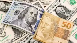 Dólar bate recorde